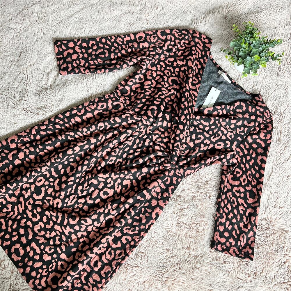 NWT Francesca's Mi Ami Nema' Rose/ Black Animal Print Faux Wrap Dress Large